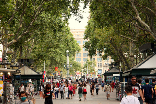 Barcelona's iconic La Rambla boulevard (by Imanol Olite)